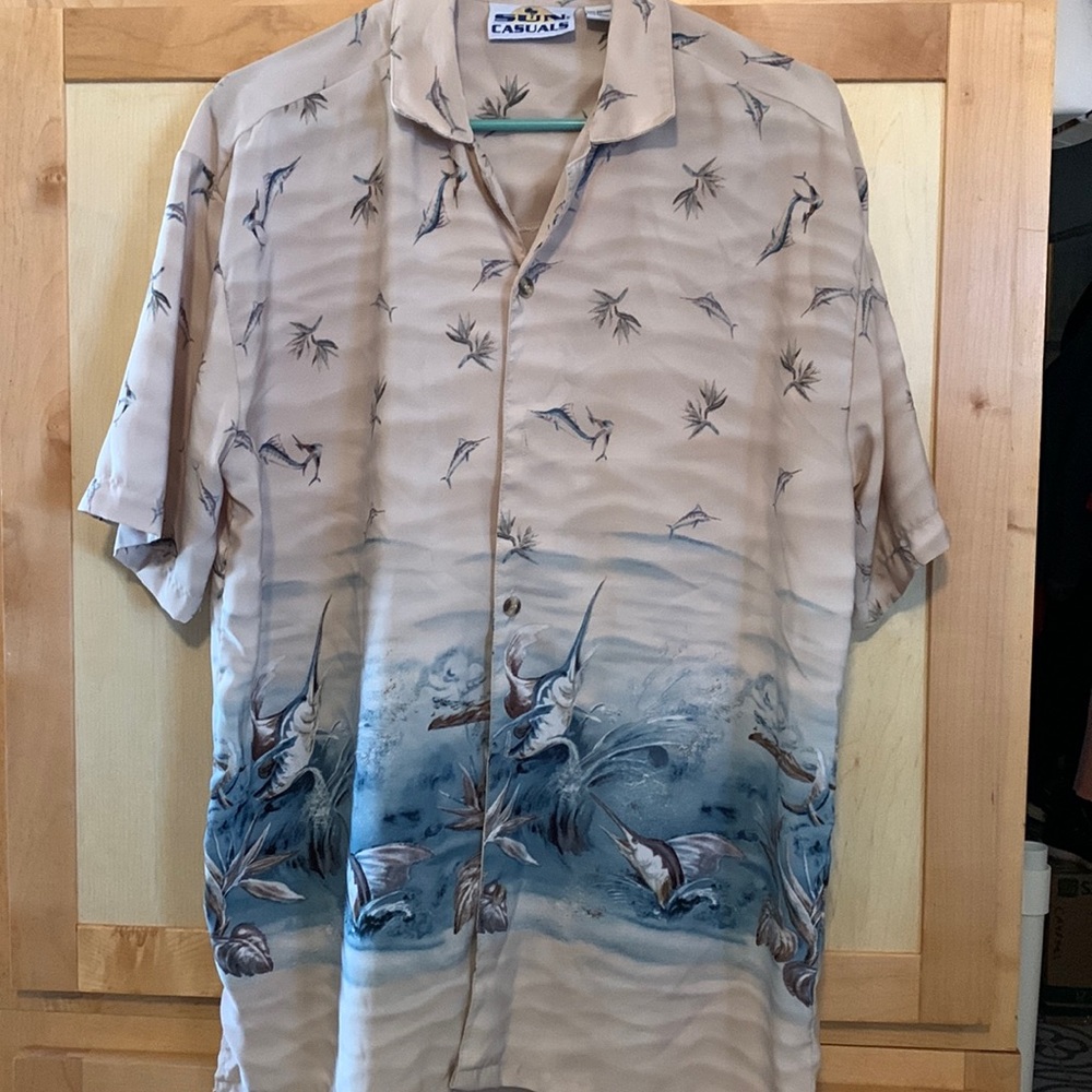 Sun casuals shirt. Size medium